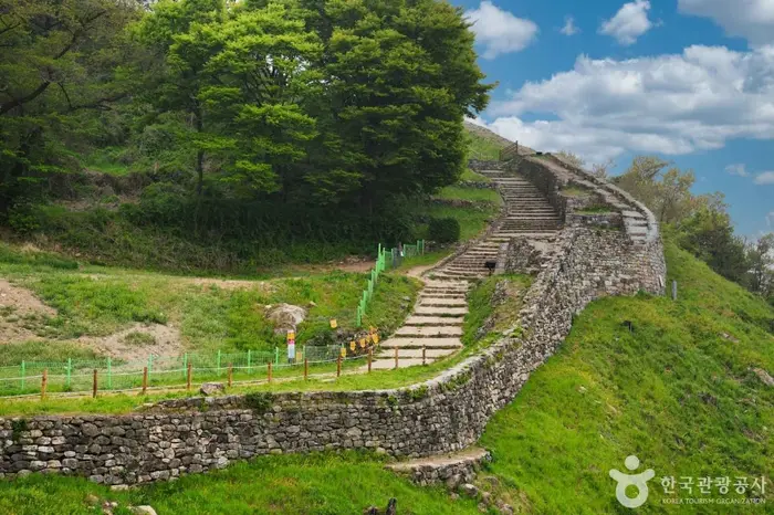 오산 독산성과 세마대지 · 관광지