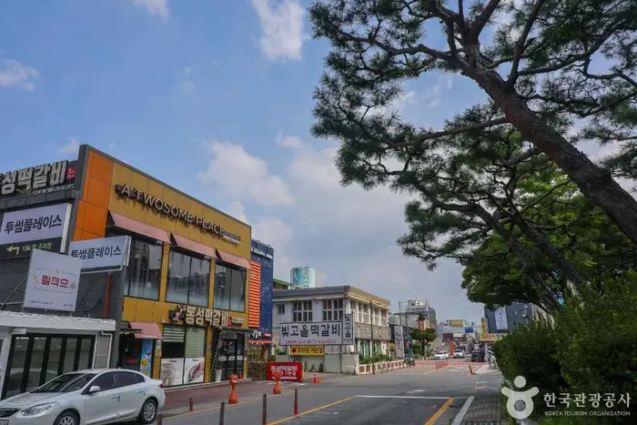 광주 송정동 떡갈비 골목 · 관광지