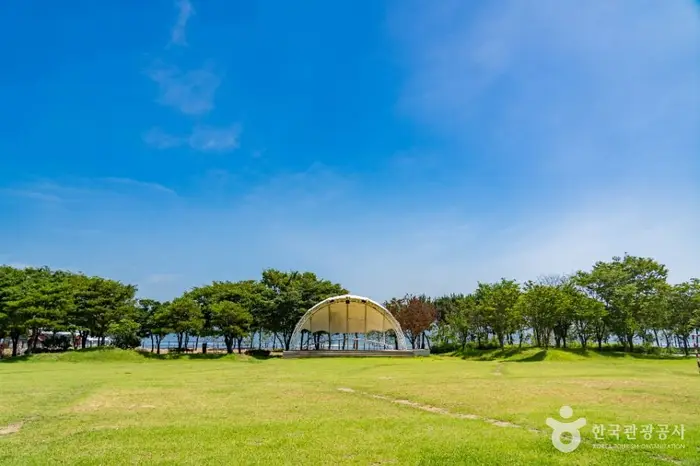 배알도 수변공원 · 관광지