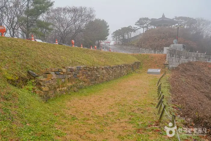파주 오두산성 · 관광지