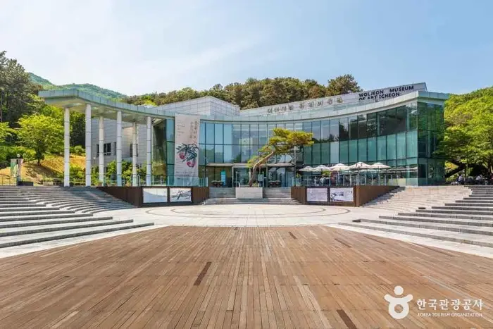 이천시립월전미술관 · 문화시설