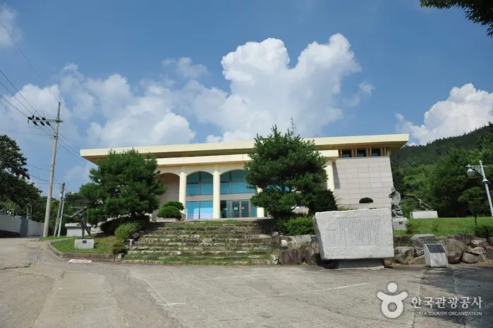오지호기념관 · 문화시설