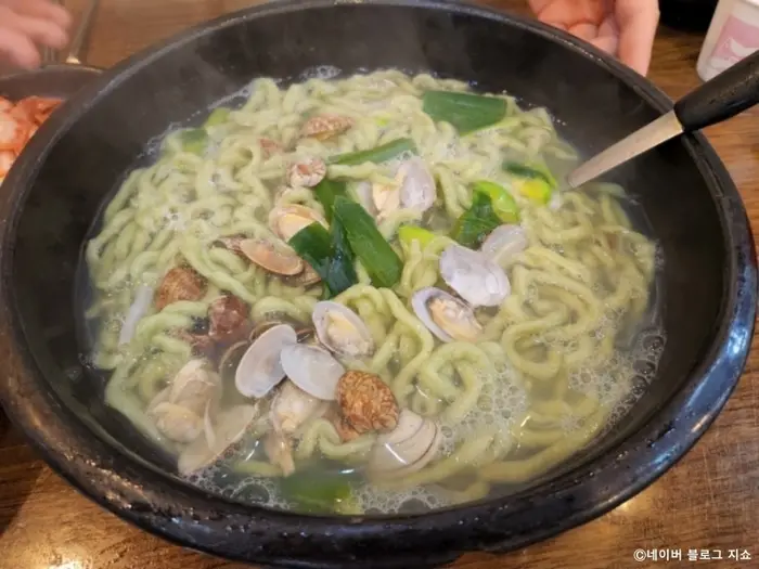밀가촌국수 · 음식점