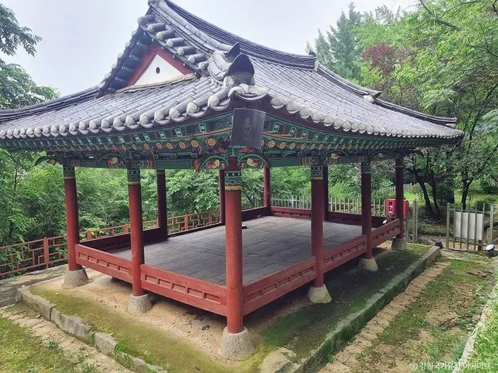 운암정 · 관광지