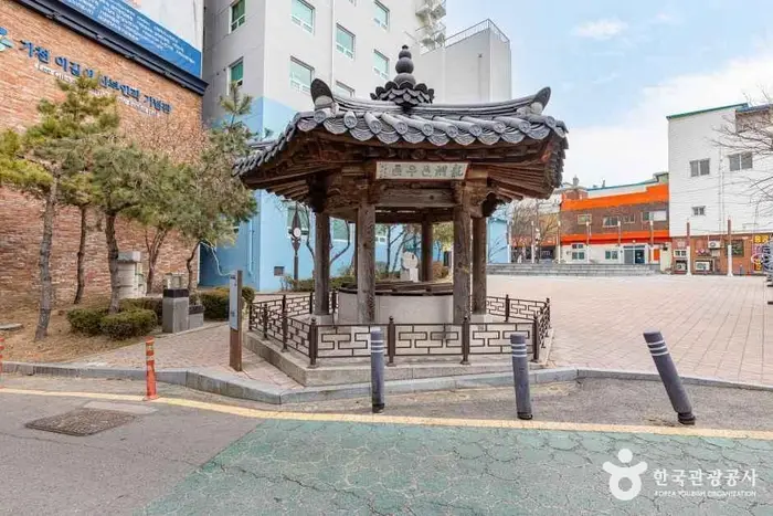 용동큰우물 · 관광지