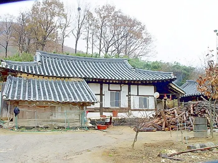 함정균가옥 · 관광지