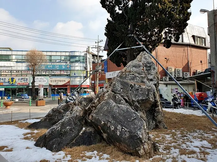 곤지바위 · 관광지