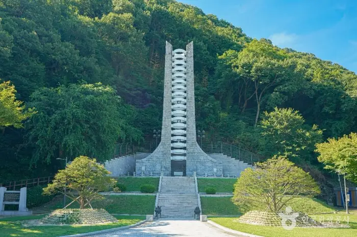 충익사 의병탑 · 관광지