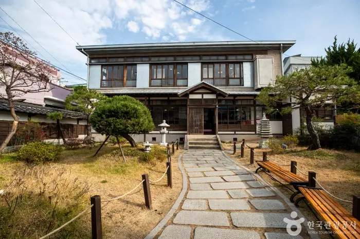 구룡포 근대문화역사관 · 문화시설