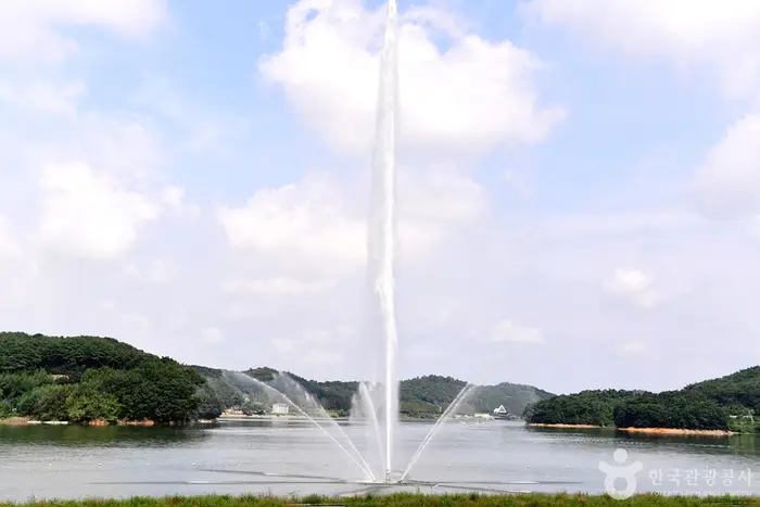 불갑저수지 수변공원 · 관광지