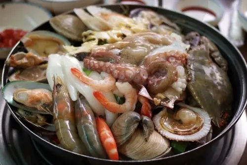 용궁해물탕 · 음식점