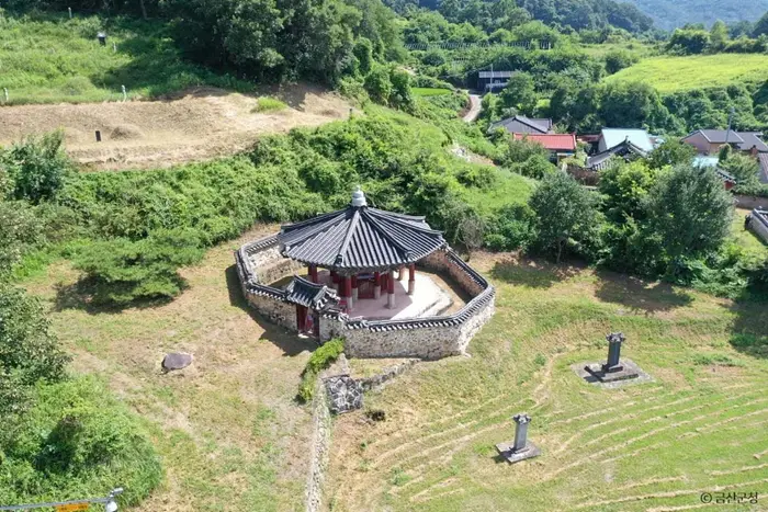 온양이씨어필각 · 관광지