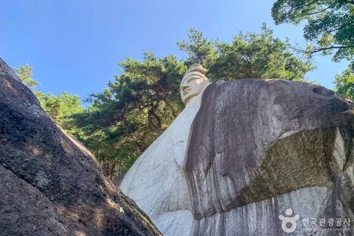 안동 이천동 마애여래입상 (제비원 석불) · 관광지