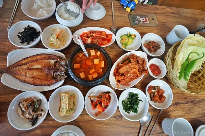 우리집시골밥상 · 음식점