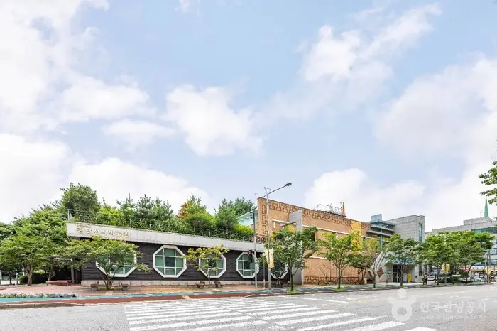 인천광역시 검단선사박물관 · 문화시설