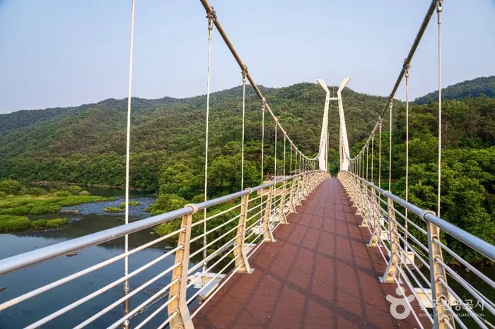 대황강출렁다리 · 관광지