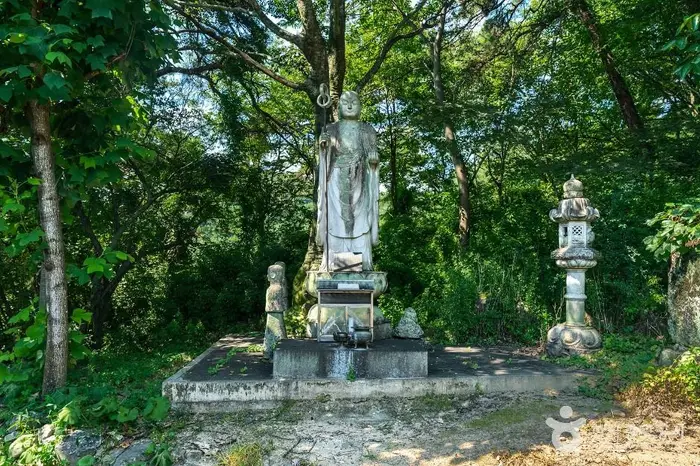 원흥석불입상 · 관광지