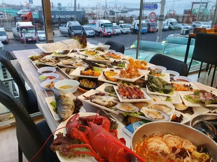 연안부두 목포신안18호횟집 · 음식점