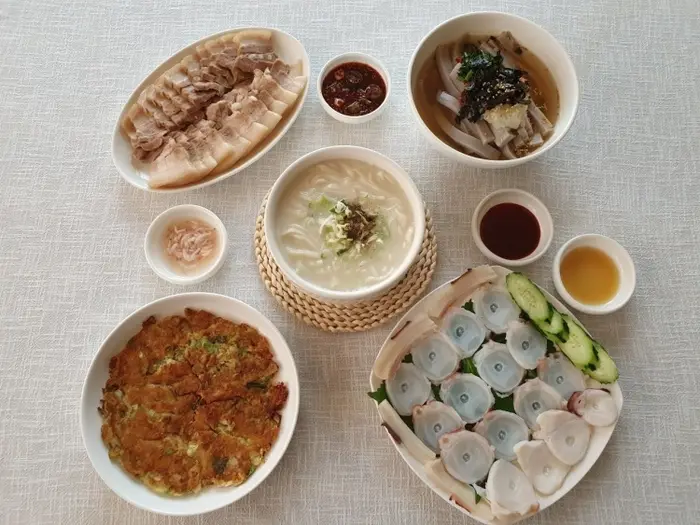 본가 안동국시 본점 · 음식점