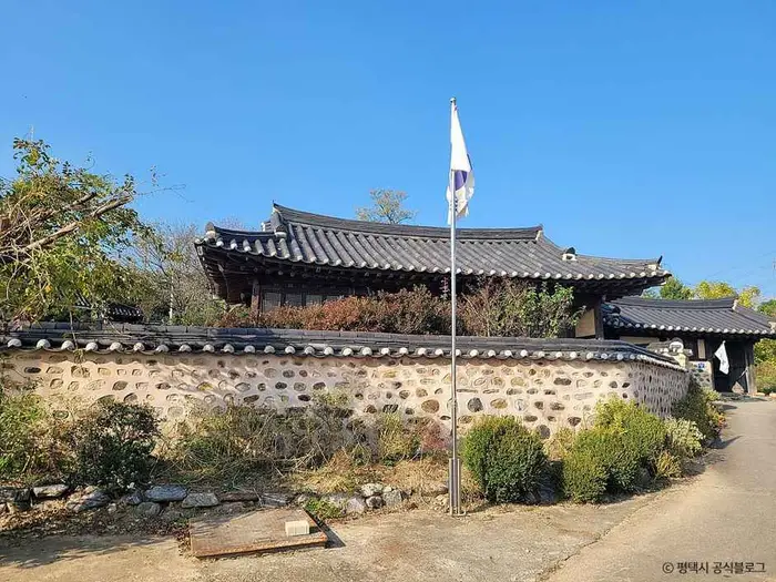 안재홍생가 · 관광지