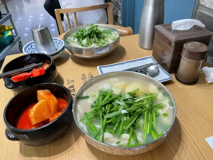잉꼬칼국수 · 음식점