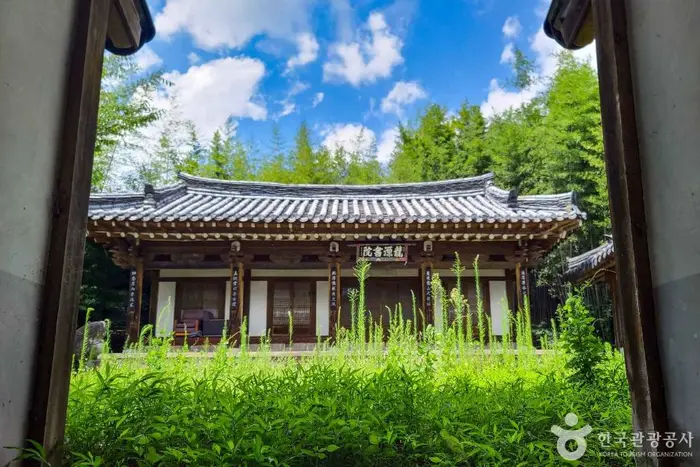 용원서원 · 관광지