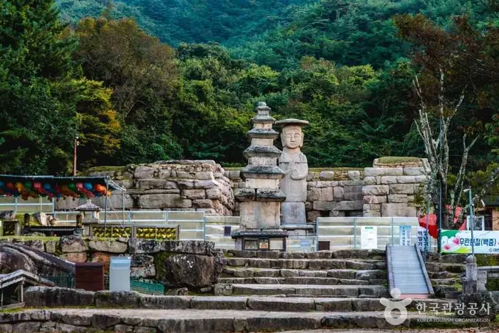 충주 미륵대원지 · 관광지