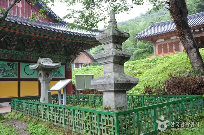 용천사 석등 · 관광지