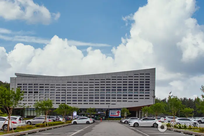 춘천시립도서관(장난감도서관) · 문화시설