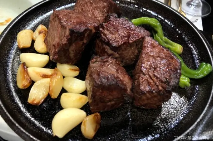 한아람 · 음식점