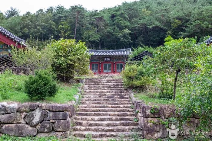 용담사(안동) · 관광지