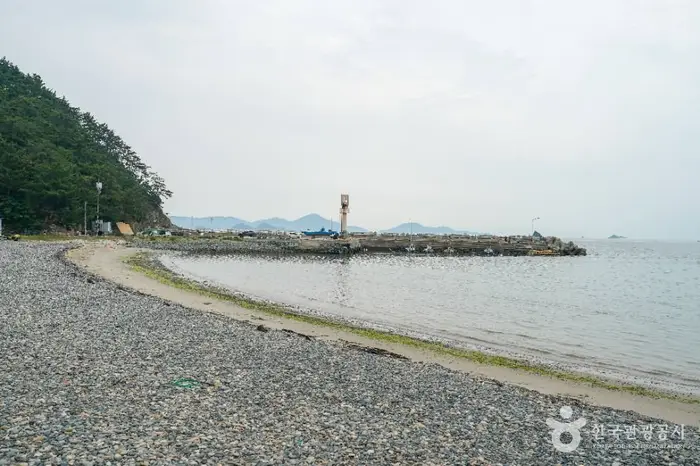 두모몽돌해변 · 관광지