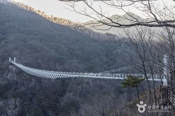 운일암반일암 구름다리 · 관광지