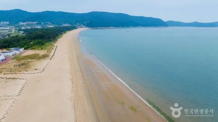 신지명사십리해수욕장 · 관광지